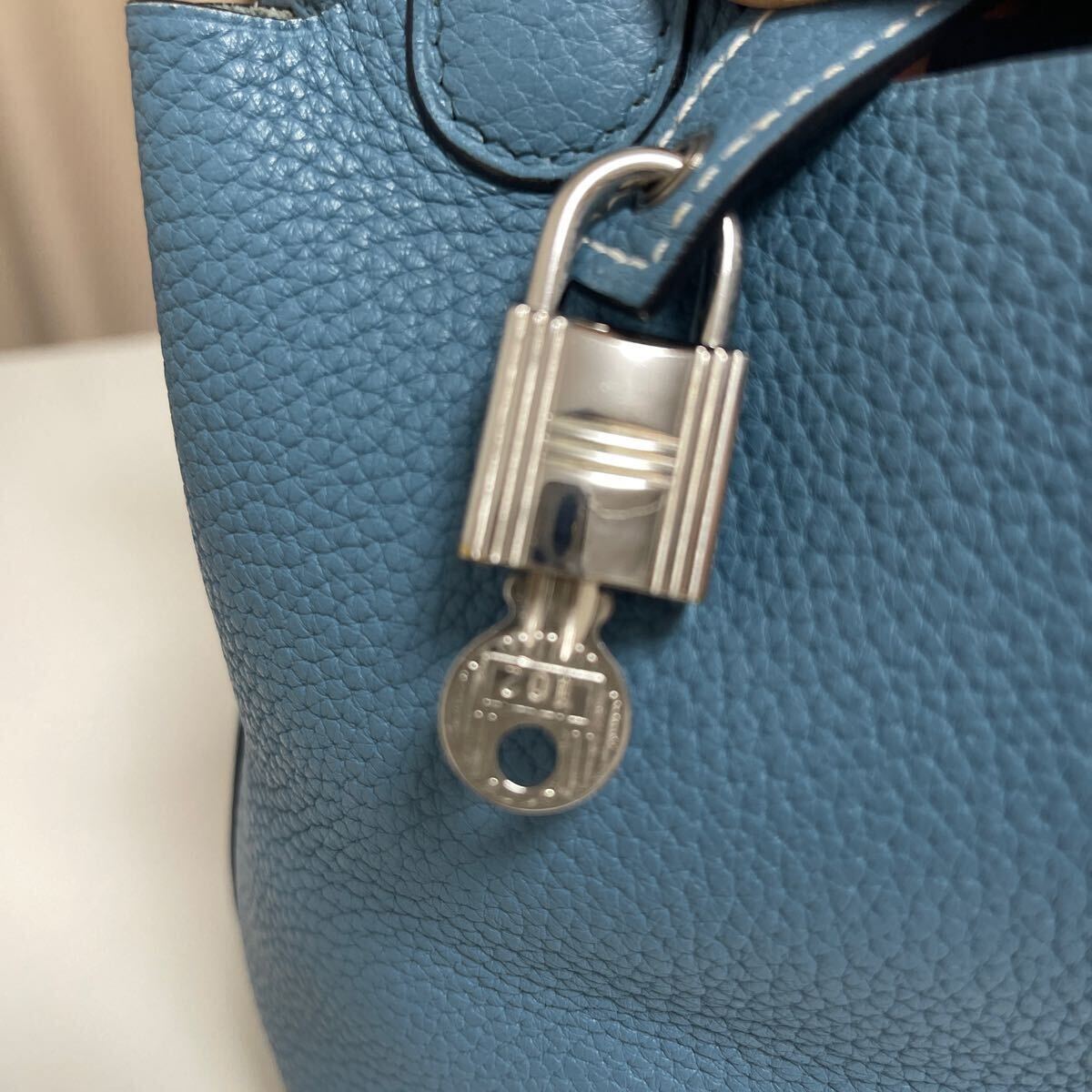 1円スタート！！エルメス HERMES ハンドバッグ ピコタンロックPM トリヨンクレマンス ブルージーン レディース シルバー金具 □M _画像6