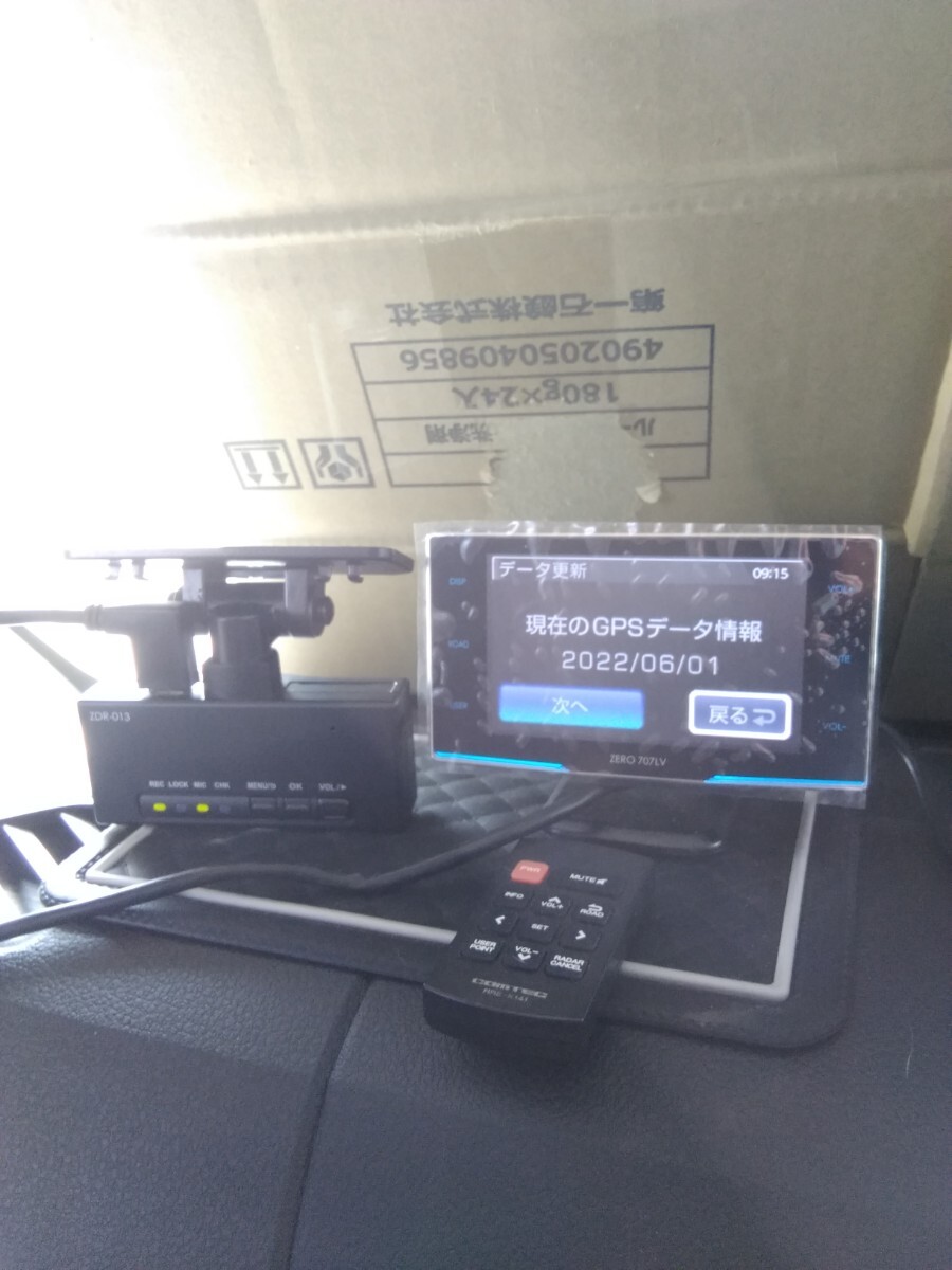 中古 COMTEC GPSレーダーレーザー探知機 コムテック ZERO707LV+OBD2-R2+ドライブレコーダーZDR-013相互通信 リモコン付きの画像5