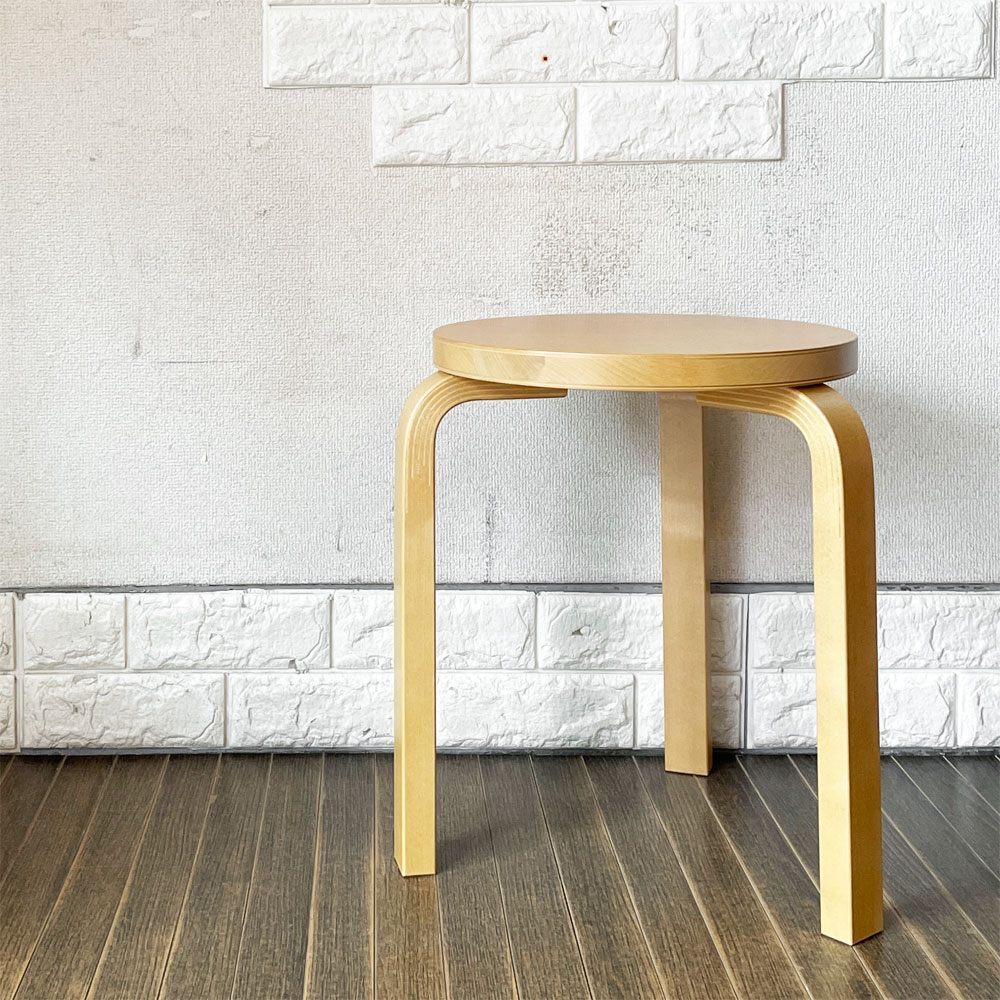 ◎ アルテック artek スツール60 Stool60 3本脚 バーチ材 ハニーステイン 90周年アニバーサリーステッカー付 定価￥47,300-_画像1