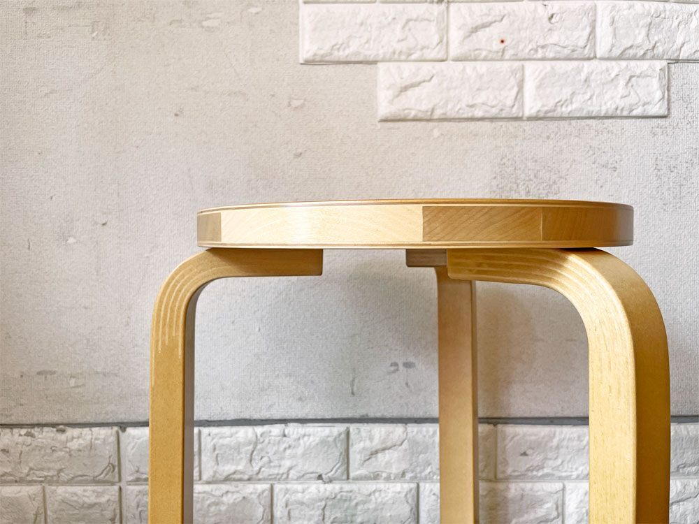 ◎ アルテック artek スツール60 Stool60 3本脚 バーチ材 ハニーステイン 90周年アニバーサリーステッカー付 定価￥47,300-_画像5