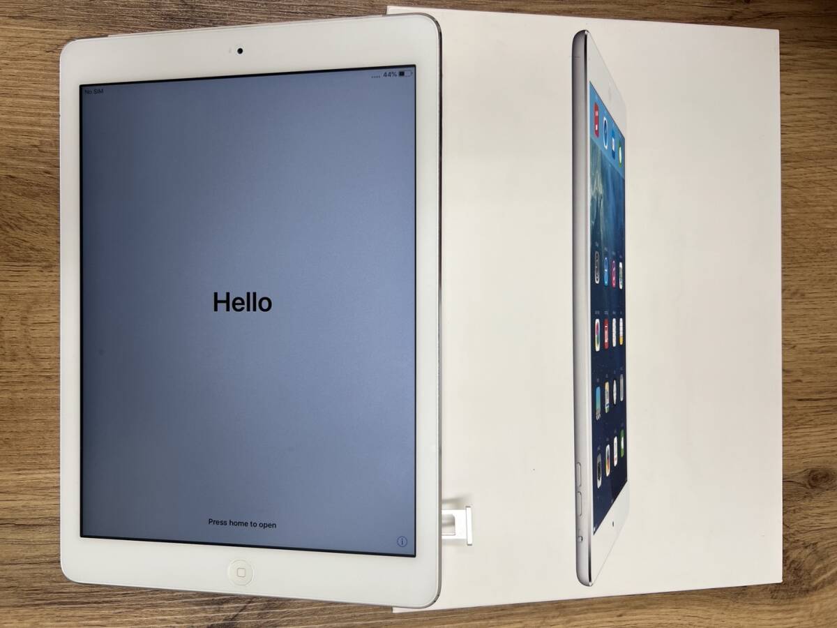 1円スタート Apple 初代iPad air 希少な128GB セルラーモデル まだまだ現役 動作確認済 箱 ステッカー 揃ってます ME988J/A 初期化済の画像2
