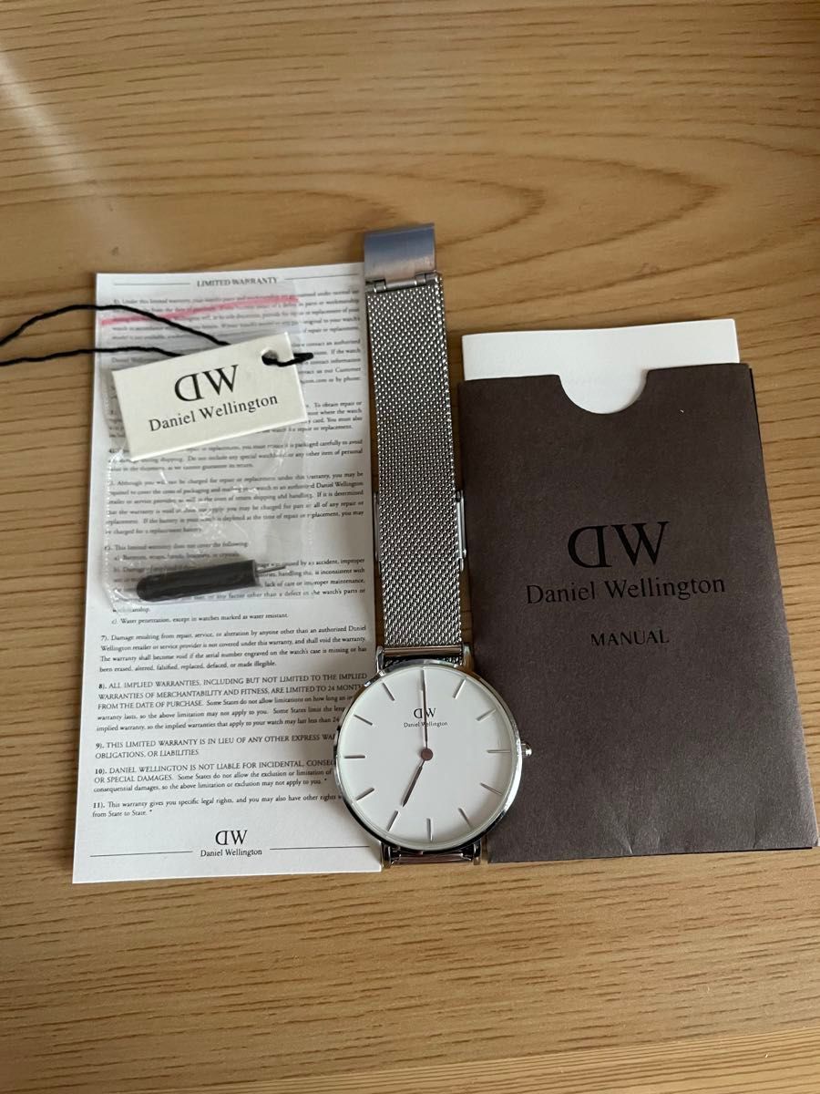 ダニエルウェリントン Daniel Wellington 腕時計　シルバー DW 白文字盤