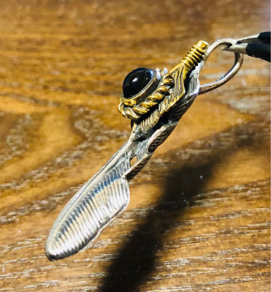 SV925フェザーゴールドカラーオニキスペンダントヘッド シルバー SV925フェザーゴールドカラーオニキスペンダントヘッド シルバー