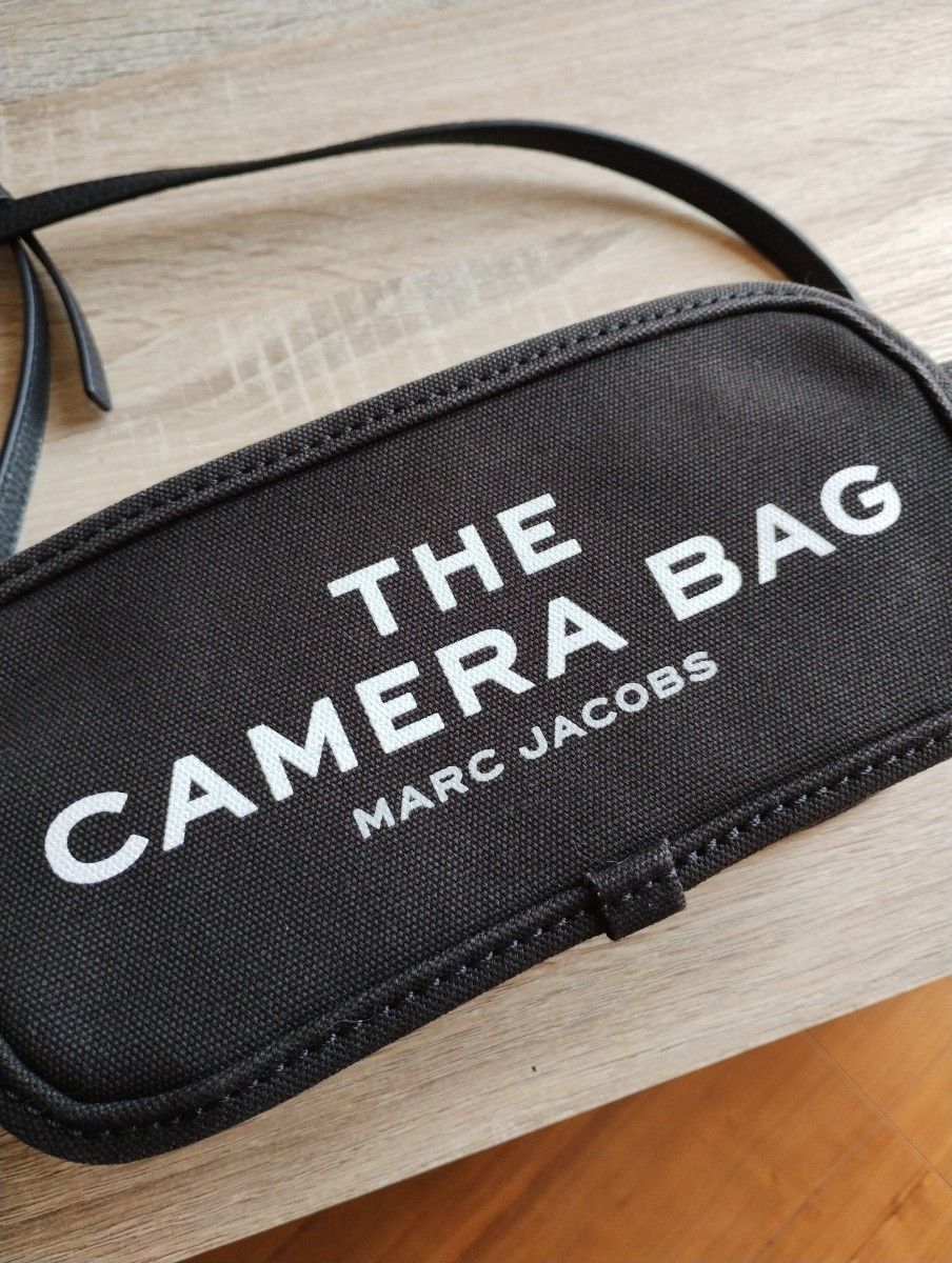 MARC JACOBS　マークジェイコブス　カメラバッグ　 ショルダーバッグ　 黒　ブラック