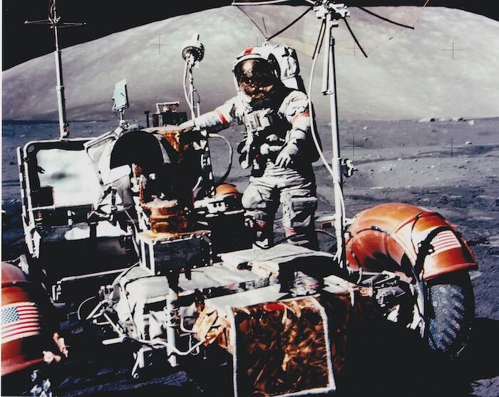 写真　アポロ17号　月面での写真　1972年12月13日撮影　(実際の写真)　約20.3x25.4cm　輸入　写真　r048._画像1