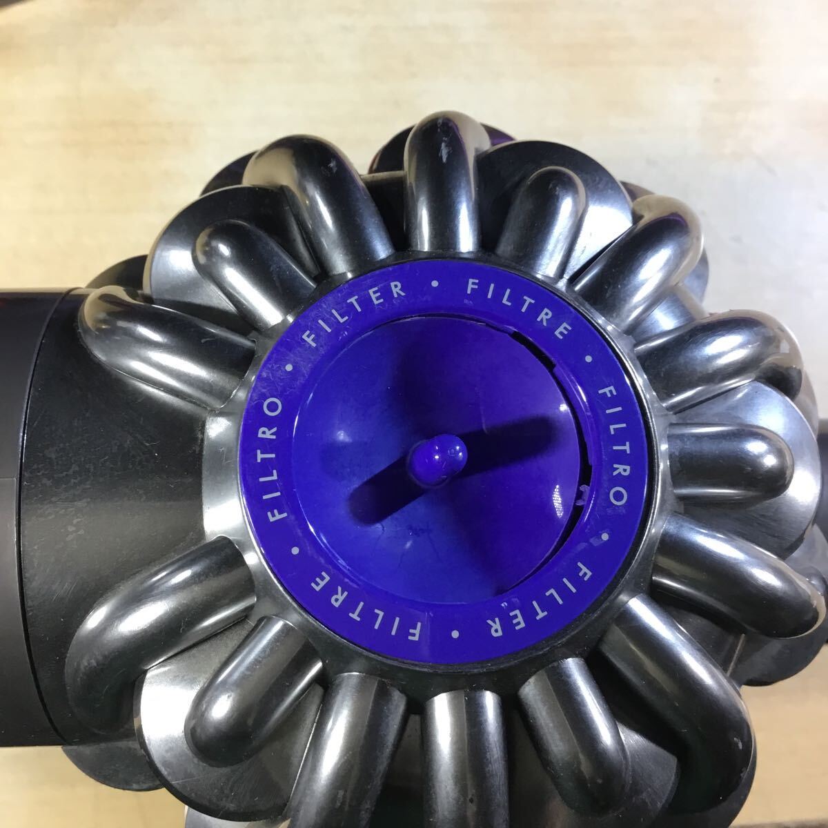 【送料無料】(040364G) dyson DC62 サイクロン式コードレスクリーナー ジャンク品_画像7