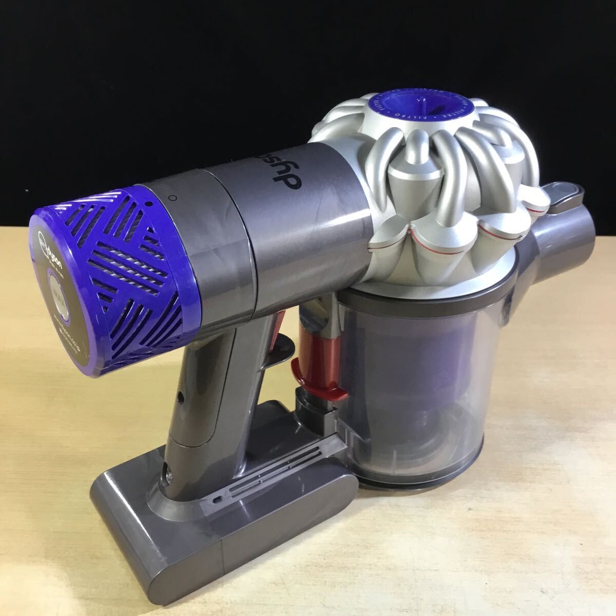 【送料無料】(041074G) dyson SV07 サイクロン式コードレスクリーナー ジャンク品_画像2