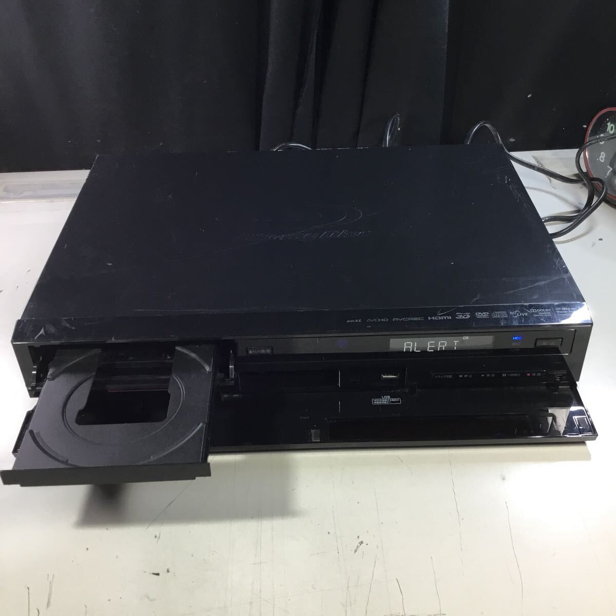 【送料無料】(041249F) 2011年製 TOSHIBA DBR-Z160ブルーレイディスクレコーダー BD/DVD再生動作確認済み 中古品　_画像3