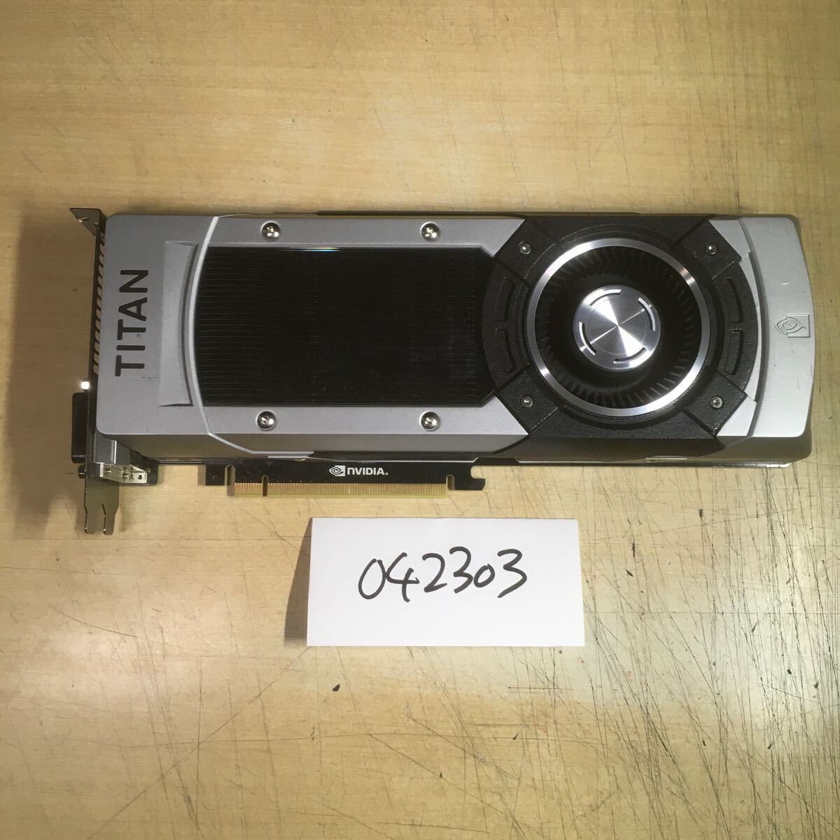 【送料無料】(042303D) NVIDIA GeForce GTX TITAN BLACK 06G-P4-3790-KR 6GB GDDR5 グラフィックボード 中古品の画像1