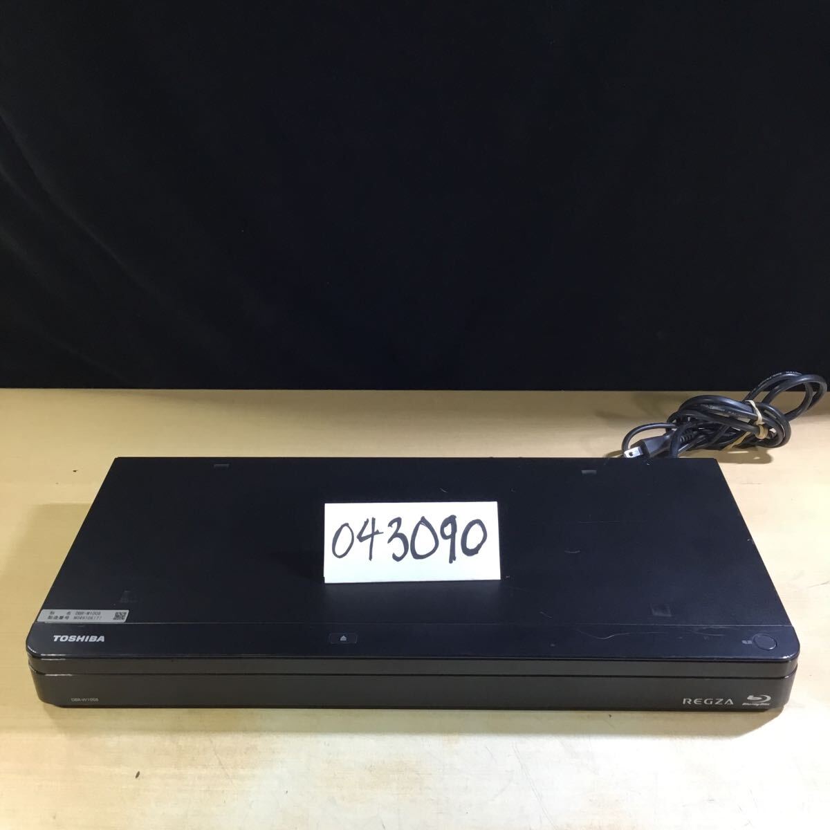 【送料無料】(043090F) 2019年製 TOSHIBA DBR-W1008 ブルーレイディスクレコーダー ジャンク品_画像1