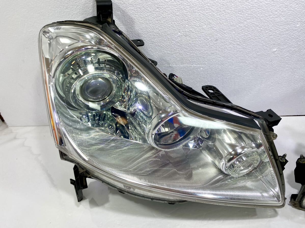 美品 フーガ PY50 前期 ヘッドライト 左右 キセノン HID レベ付 AFS付 スタンレー P4770 刻印B (R-2132)の画像4