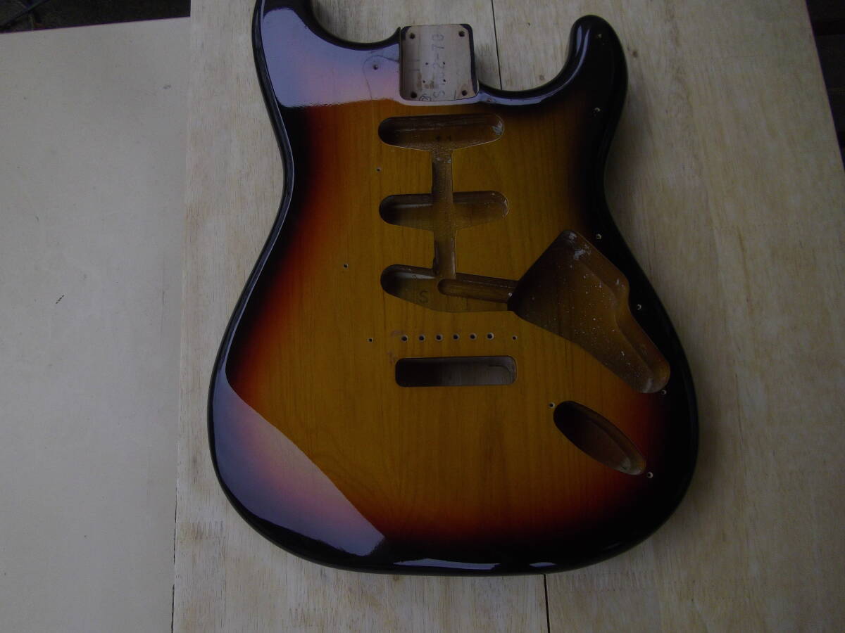 FENDER japan ST62-70TX ＢＯＤＹの画像4