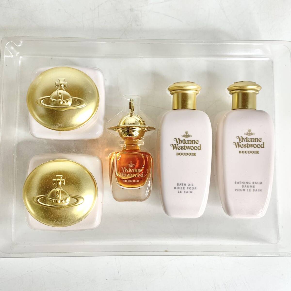 Vivienne Westwoodbdowa-ruko Kett Lee комплект cosme box Vivienne Westwood BOUDOIR COQUETTERIES духи 