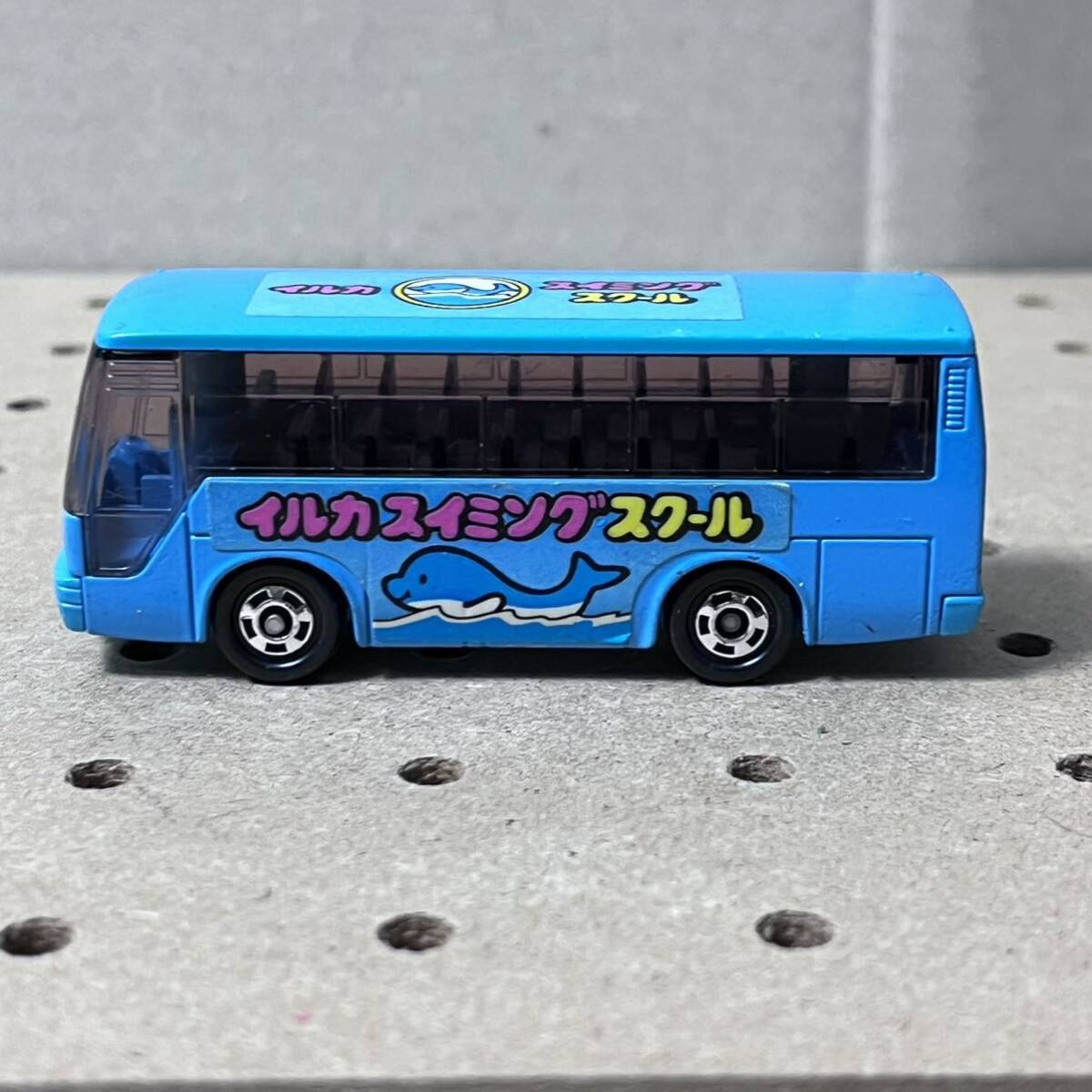 日本製トミカ ギフト いすゞスーパーハイデッカーバス スイミングスクール仕様 絶版 ルース 希少の画像4