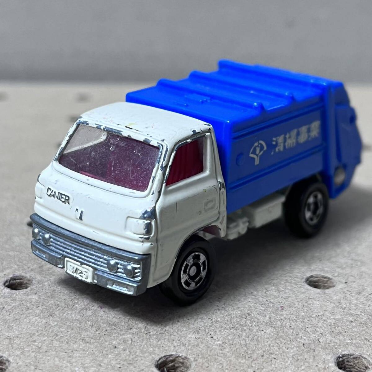 トミカ 三菱キャンター清掃車 絶版 ルース の画像1