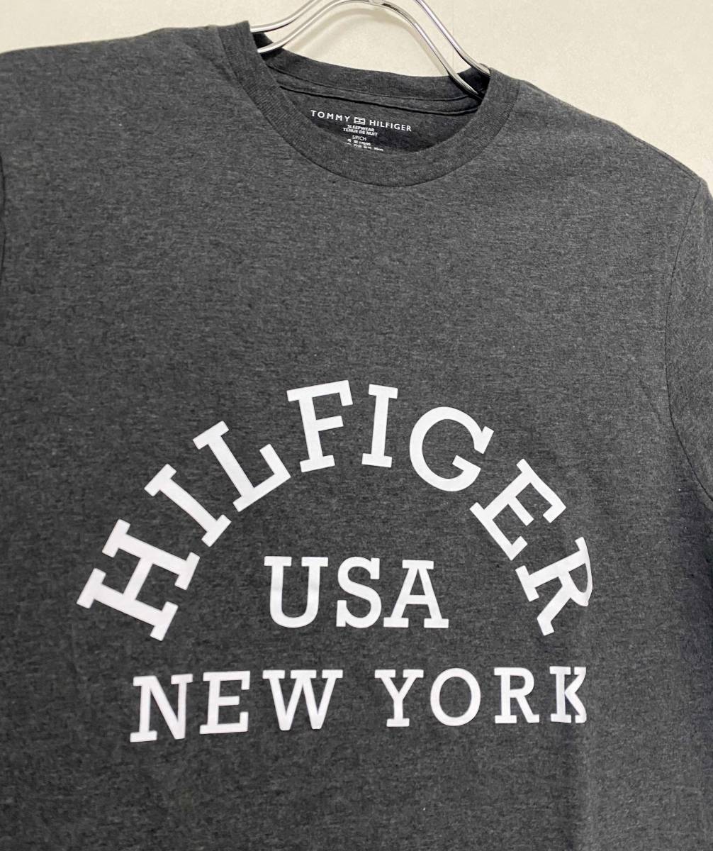 新品 XL ★ Tommy Hilfiger トミーヒルフィガー 半袖 Tシャツ カレッジプリント US-L グレー 09T4097 ユニセックス メンズ 大きいサイズ