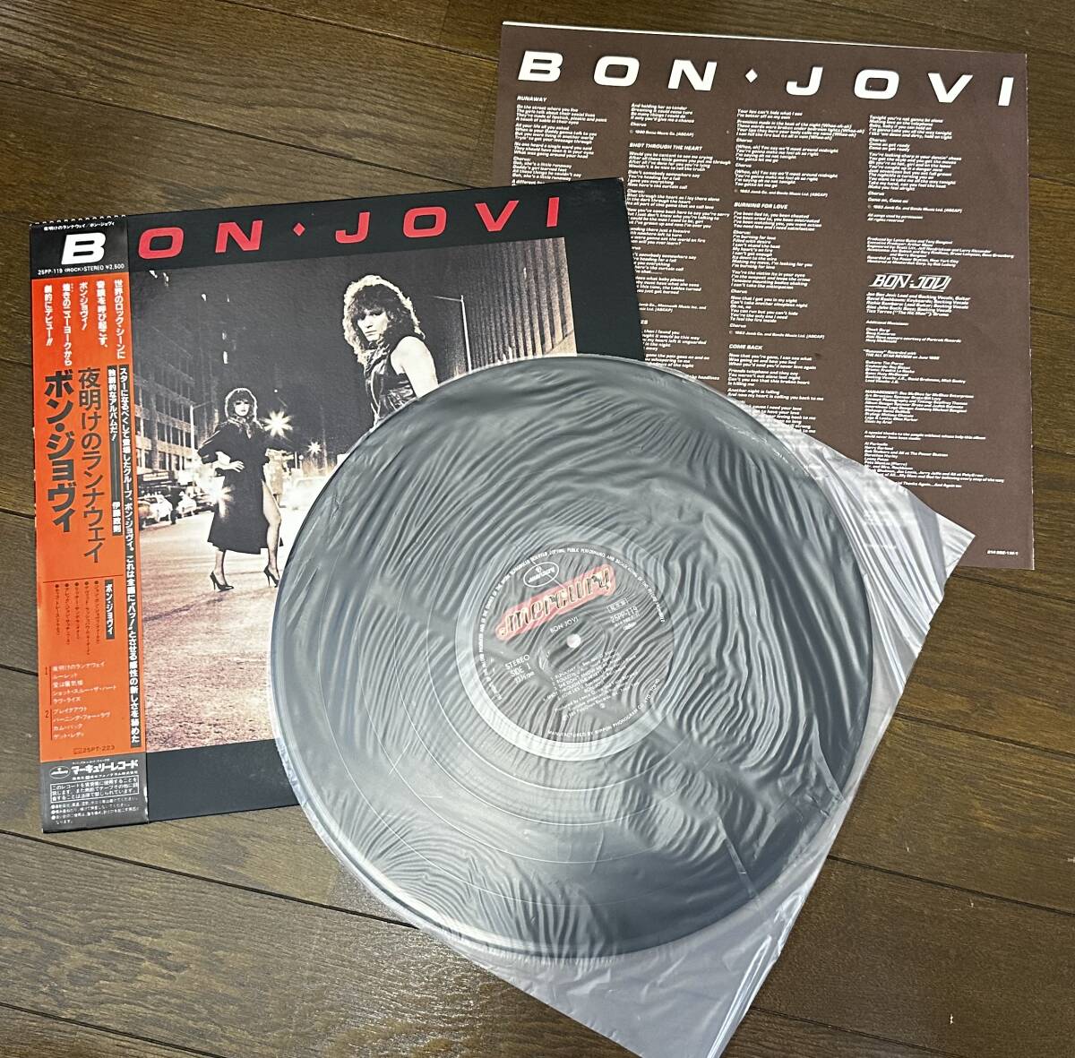 BON JOVI / ボン・ジョヴィ / RUNAWAY / 夜明けのランナウェイ / 帯、歌詞カード付き / LPレコードの画像3