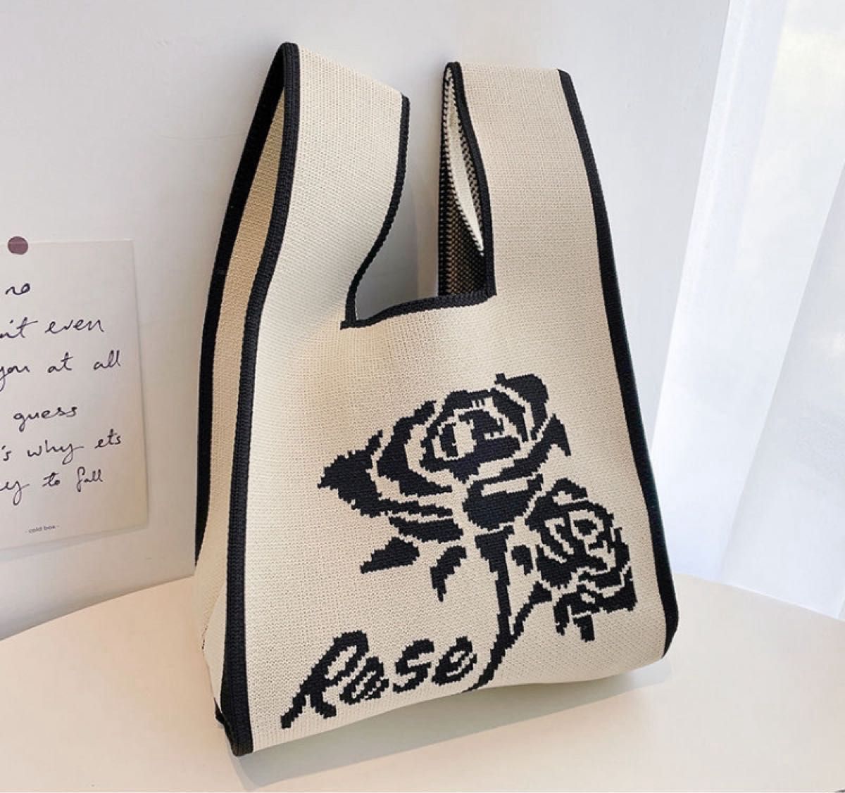 【新品　未使用】 ランチバッグ ミニバッグ ニット ハンドバッグ サブバッグ トートバッグ 韓国 ローズ 薔薇
