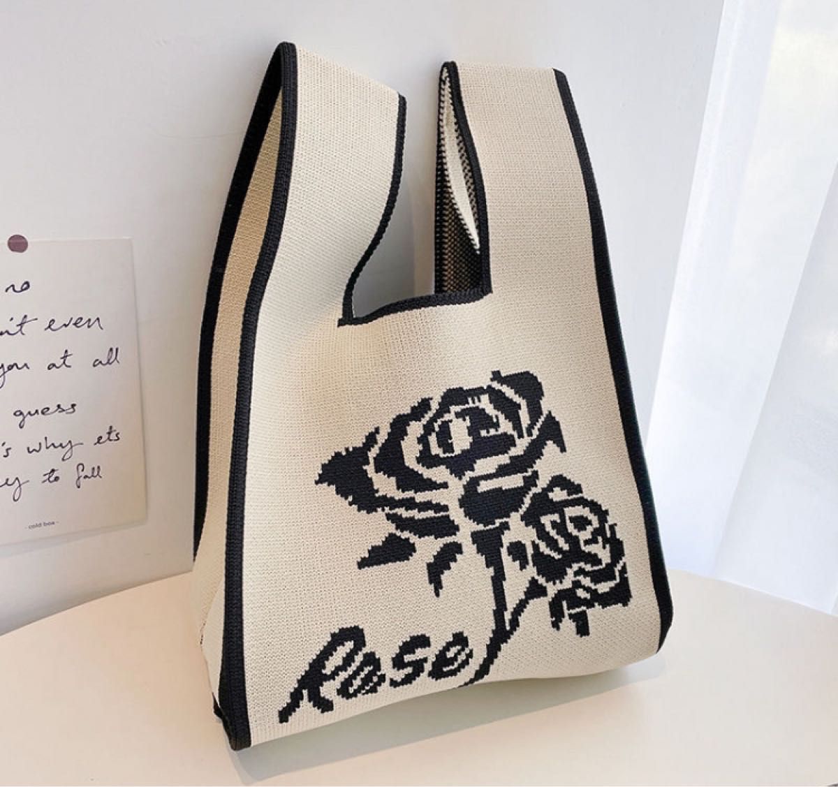 【新品　未使用】 ランチバッグ 薔薇 ローズ キレイ 大人女子 ミニバッグ ニット ハンドバッグ サブバッグ トートバッグ 韓国