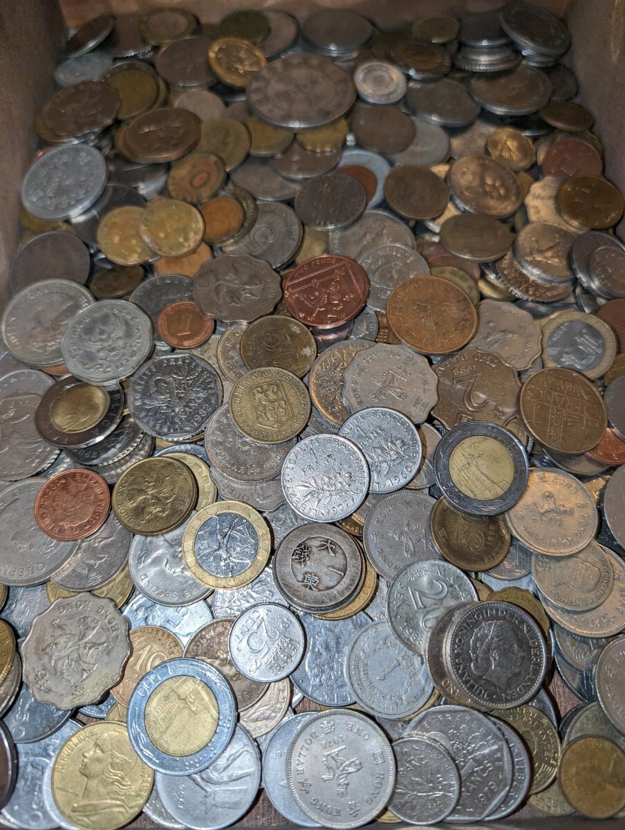 L １円スター 貴重貨 お宝コイン 希少貨 世界混合古錢2.34kg 世界の国々 多国籍コイン 混合コインの画像2