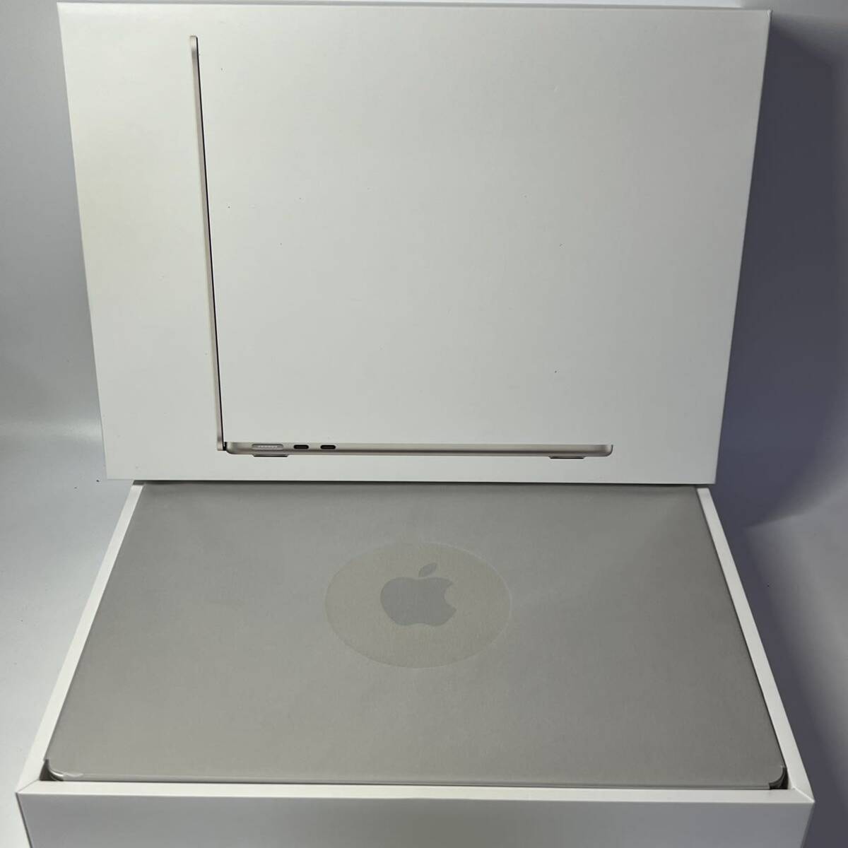 1円~【初期化済み】Apple MacBook Air 13インチ M2 2022 Z150020L CTOモデル スターライト 16GB 256GB 8C CPU 10C GPU 充放電回数39 箱付きの画像1