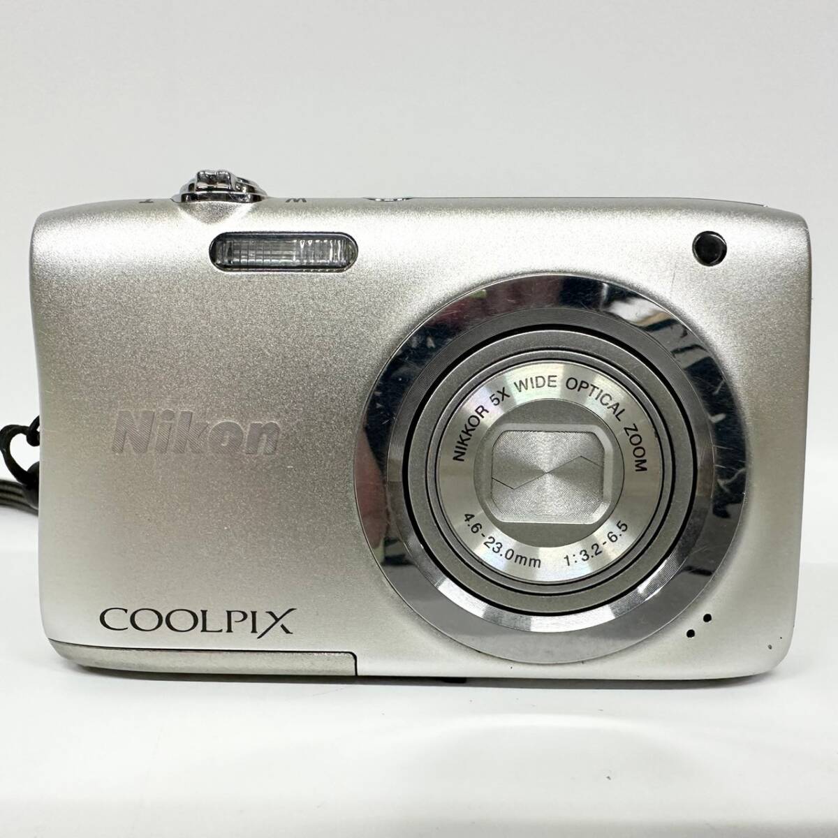 1円~【動作未確認】ニコン Nikon COOLPIX A100 NIKKOR 5× WIDE OPTICAL ZOOM 4.6-23.0mm 1:3.2-6.5 コンパクトデジタルカメラ 付属品あり_画像2