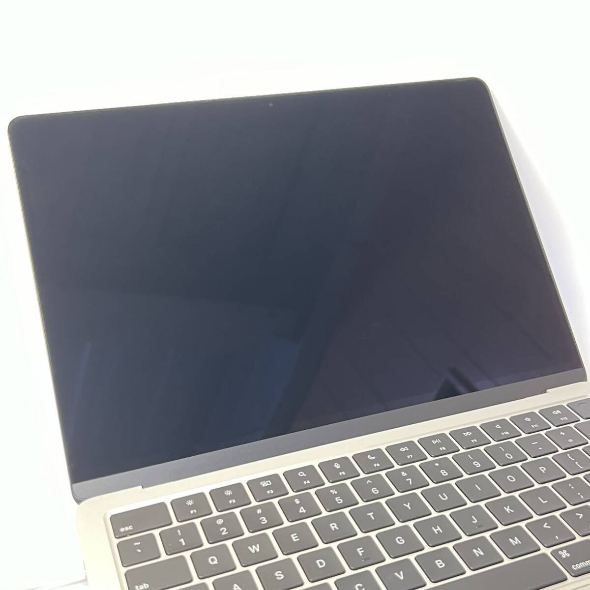 1円~【保証期間有】Apple MacBook Air 13インチ M2 2022 シルバー Z15W001P2 CTOモデル 16GB 256GB 8C CPU 10C GPU 充放電回数43 GK-70127の画像3