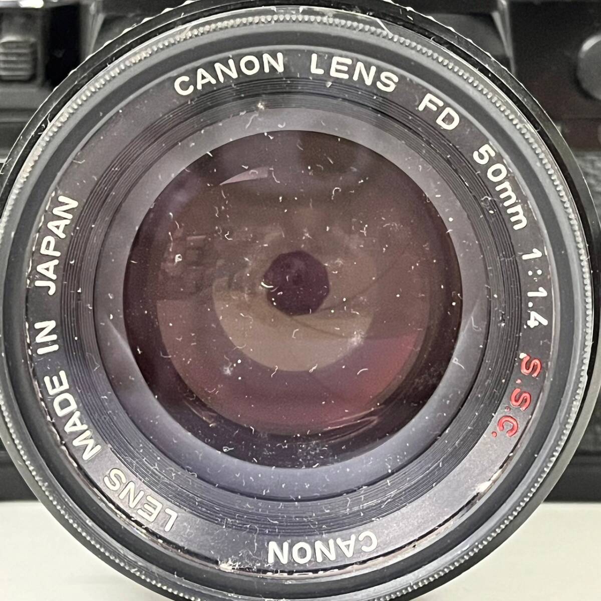 1円~【動作未確認】キャノン Canon A-1 LENS FD 50mm 1:1.4 S.S.C. 一眼レフ フィルムカメラ 単焦点レンズ レンズフィルター付き G102100の画像3