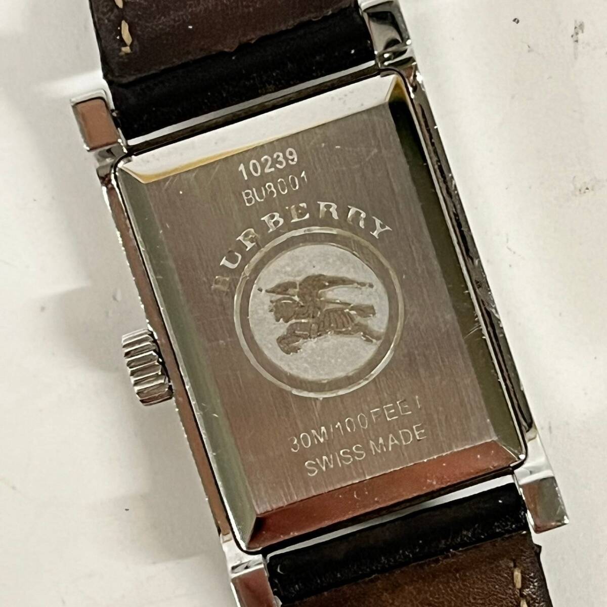 1円~【実動】バーバリー BURBERRY BU8001 クォーツ レディース腕時計 アイボリー文字盤 スクエア 2針 スイス製 純正 ベルト 尾錠 G123111の画像7