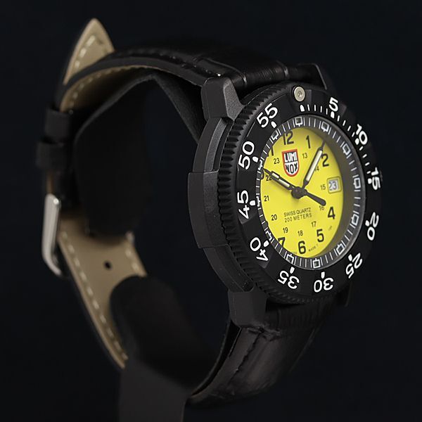 1円 稼動 良品 QZ 箱付 ルミノックス 3000 200m 3-HMBM デイト 黄色文字盤 メンズ腕時計 OKZ 2000000 4NBG1の画像2
