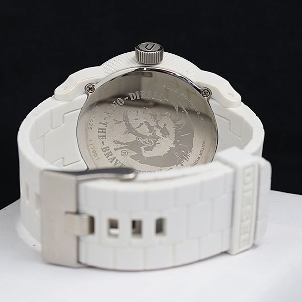1円 保/箱付き 稼動 良品 QZ 白文字盤 3針 DZ-1436 SS ラウンド ホワイトカラー メンズ腕時計 KMR 4073000 3ERYの画像4