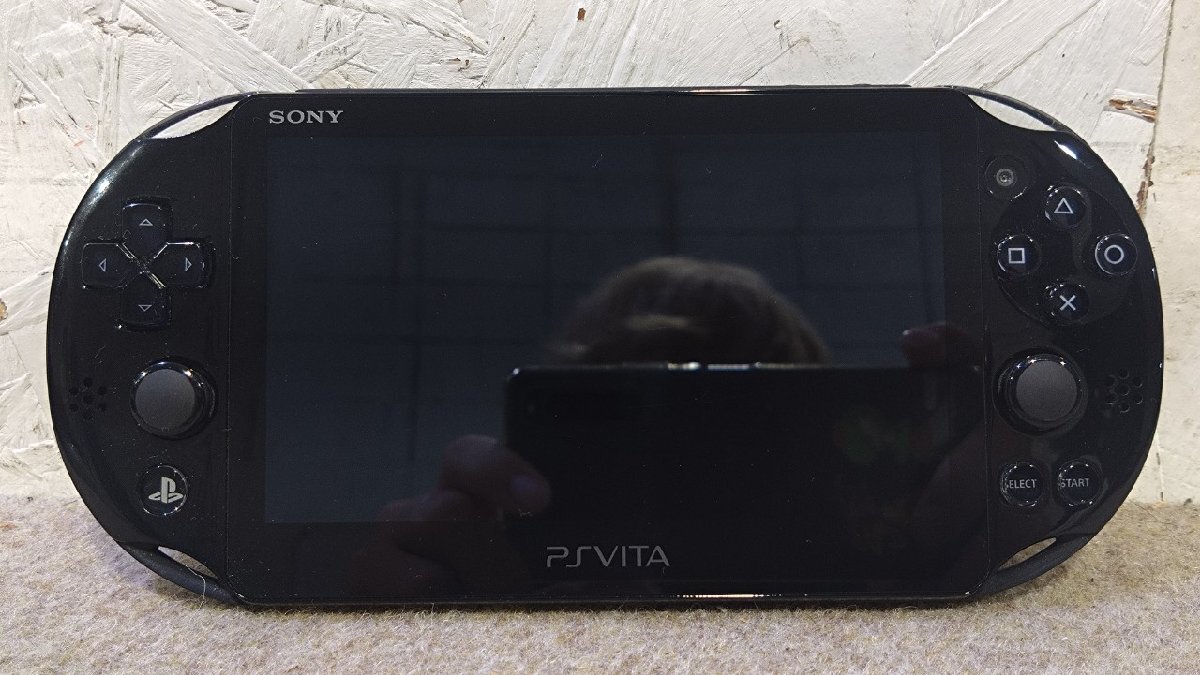 SONY PlayStation Vita PSVITA PCH-2000 ZA11 Wi-Fiモデル ブラック 箱有り + 8GBメモリーカード付属_画像2