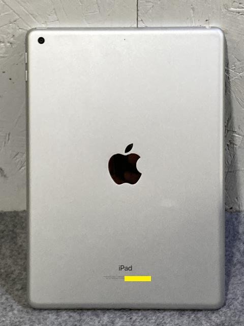 ジャンク品 Apple iPad 9.7インチ 第5世代 Wi-Fiモデル 32GB MP2G2J/A シルバー A1822 指紋認証 Retinaディスプレイ搭載/22の画像3