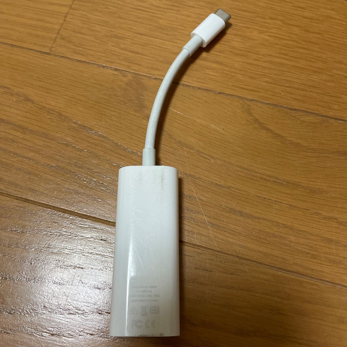 Apple 純正 Thunderbolt 3 (USB-C) to Thunderbolt 2 アダプタ aの画像3