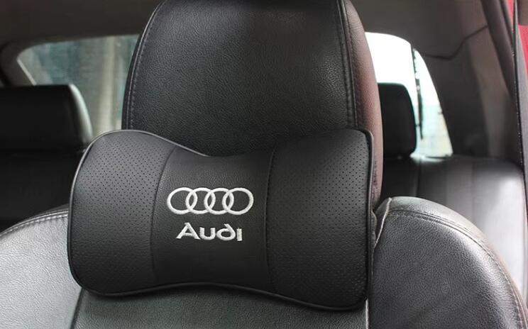 新品 アウディ Audi ロゴ刺繍 本革 レザー 自動車 2個セット ネックパッド 頚椎サポート 首枕 汎用品 Q2 Q3 Q5 Q7 A3 A4 A6の画像3