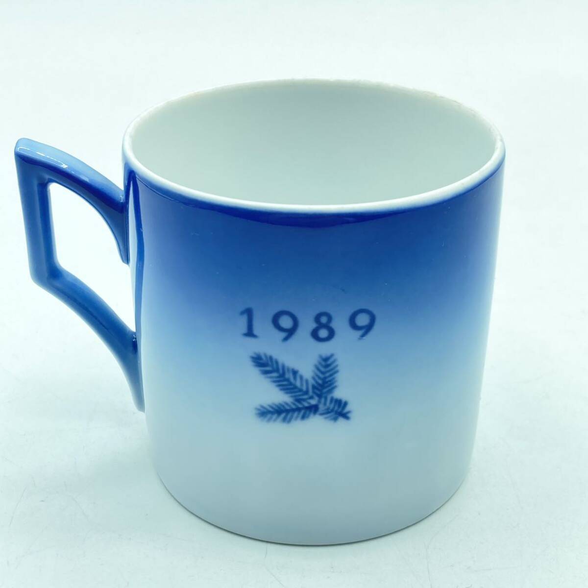 m0401603-2 ROYAL COPENHAGEN ロイヤルコッペンハーゲン 1989年 イヤーカップ&ソーサー ブランド洋食器 コーヒー&ティー兼用 中古品_画像5