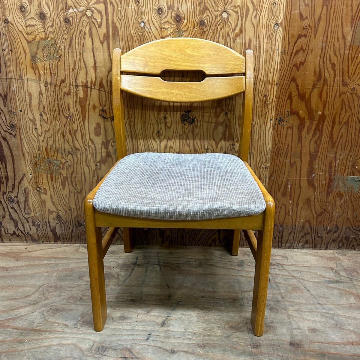 k0419604 ダイニングチェア 食卓椅子 北欧 椅子 デザイナーズ 木製１脚 イス おしゃれ 引取り 家財便 現状品 中古品_画像2