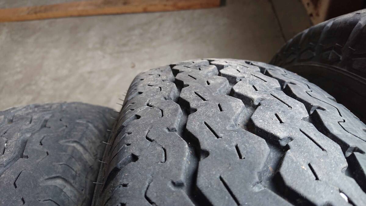 ★205/85R16 117/115L ダンロップSPLT5 中古品６本 NO.42★_画像2