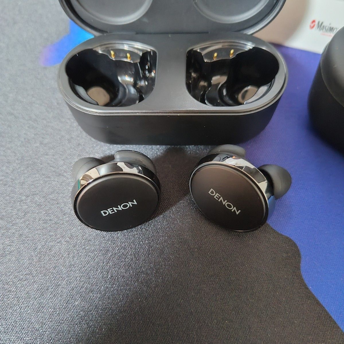 美品 おまけつき DENON PerL Pro True Wireless Earbuds 美品 おまけつき DENON PerL Pro True Wireless Earbuds
