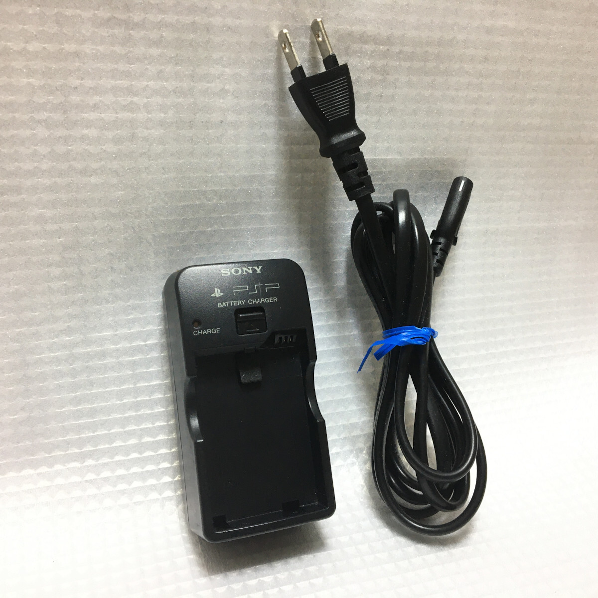 ■ SONY 純正 PSP バッテリーチャージャー PSP-330 ソニー PSP 1000 PSP 2000 PSP 3000 対応 バッテリー 充電 充電器_画像2