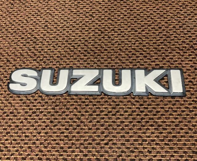 ラスト1枚！即決！ジムニーJA12.JA22オーナーにおススメ！スズキエンブレム！純正フロントグリルエンブレムに！エブリイ等にも…の画像1