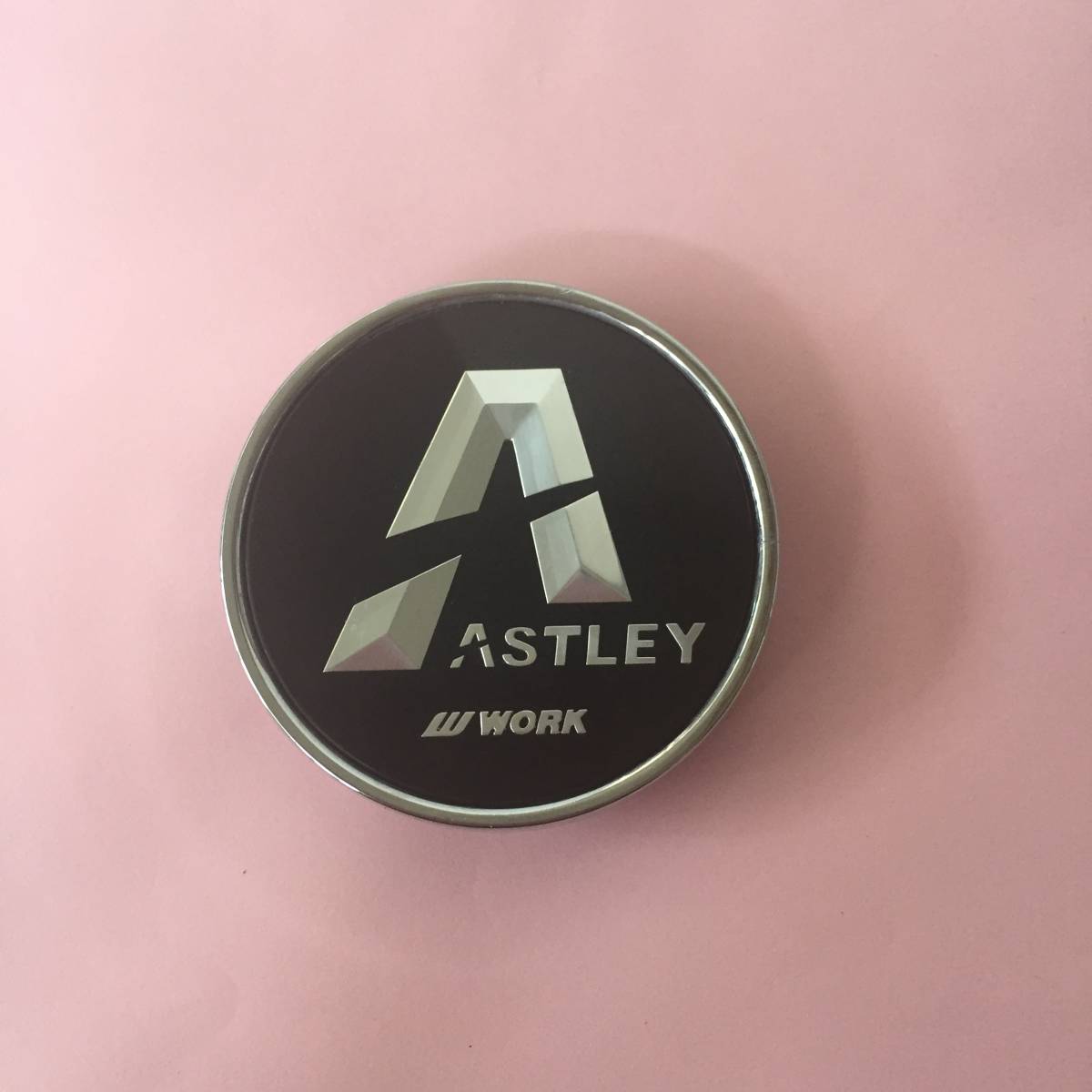 W219-7★WORK ASTLEY ワーク アストレイ アルミホイール用センターキャップ中古1枚★外径約59mm_画像1