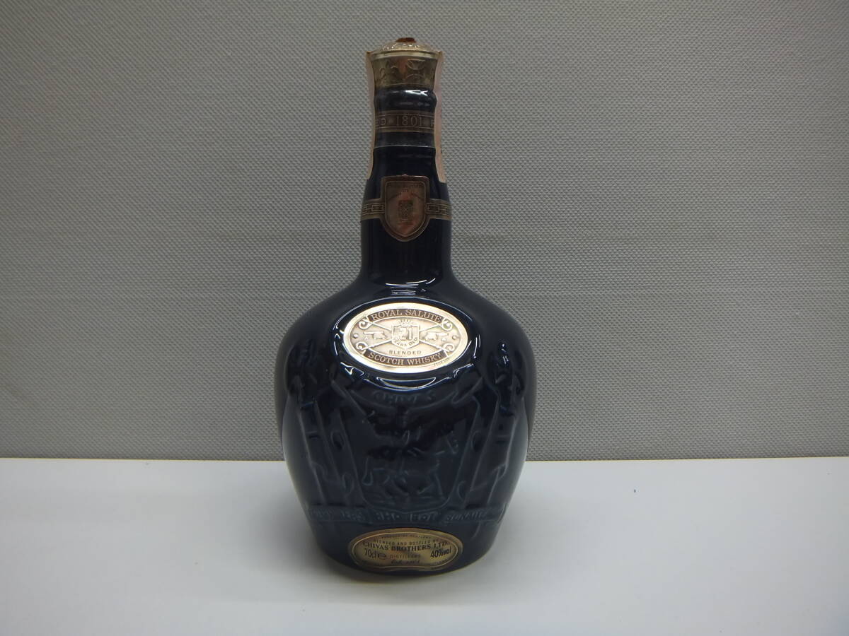 32440 酒祭 洋酒祭 ロイヤルサルート 21年 40度 700ml 未開栓 ROYAL SALUTE 総重量1285g 袋汚れの画像2