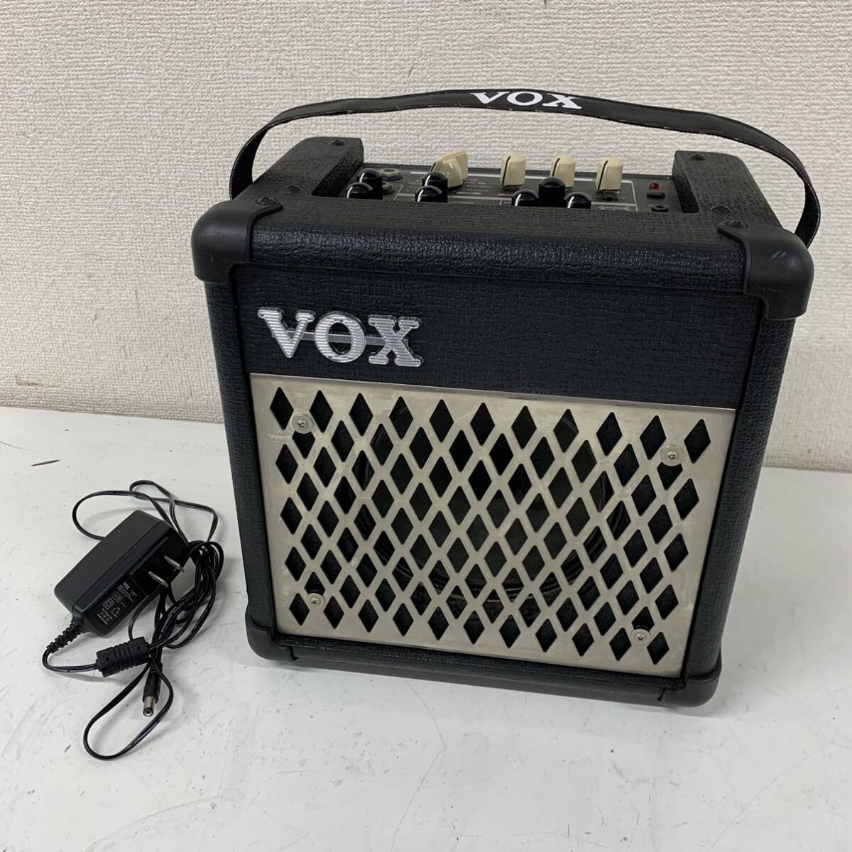 【E-1】 VOX MINI5-RM ギターアンプ ボックス ミニアンプ 自宅練習用 通電確認済み 出音可 1413-20の画像1