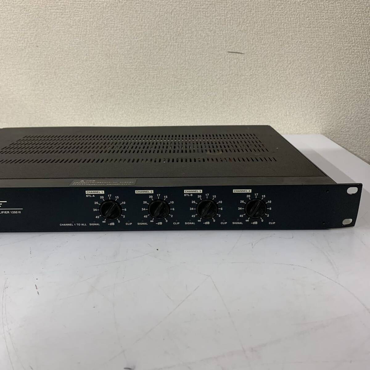 [B-3] Bose 1200 VI power amplifier operation verification settled rack mount part deformation dirt equipped scratch equipped bow z secondhand goods 1620-16