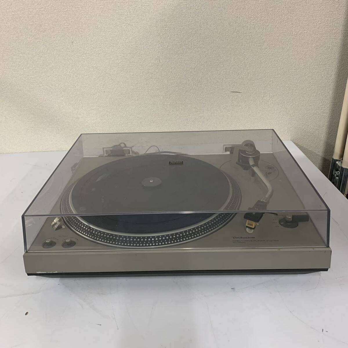 Jb-4】 Technics SL-1500 レコードプレーヤー 動作確認済 キズ Jb-4】 Technics SL-1500 レコードプレーヤー 動作確認済 キズ