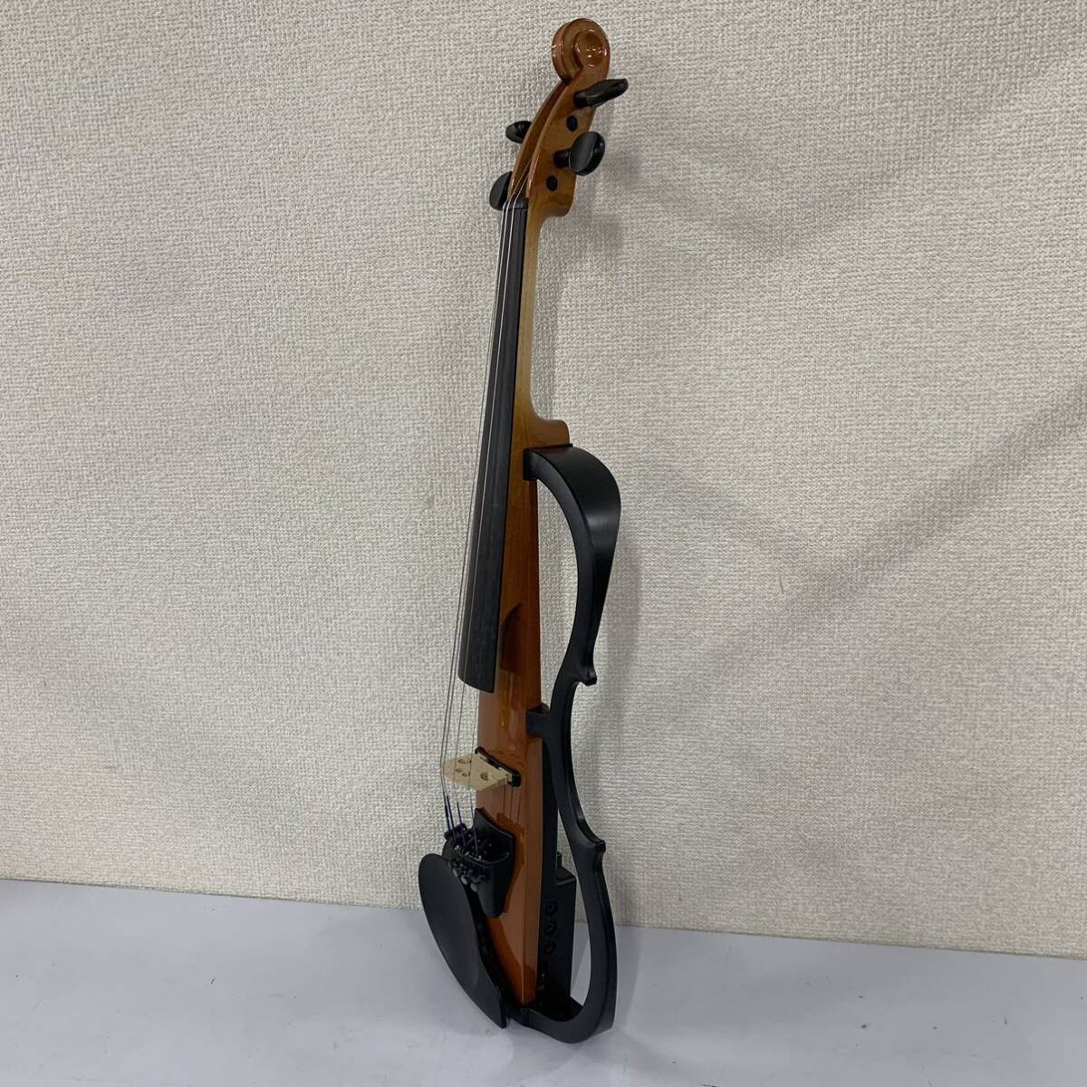 【P-3】 YAMAHA SV-100 電子バイオリン 専用ケース付き 1599-82_画像3