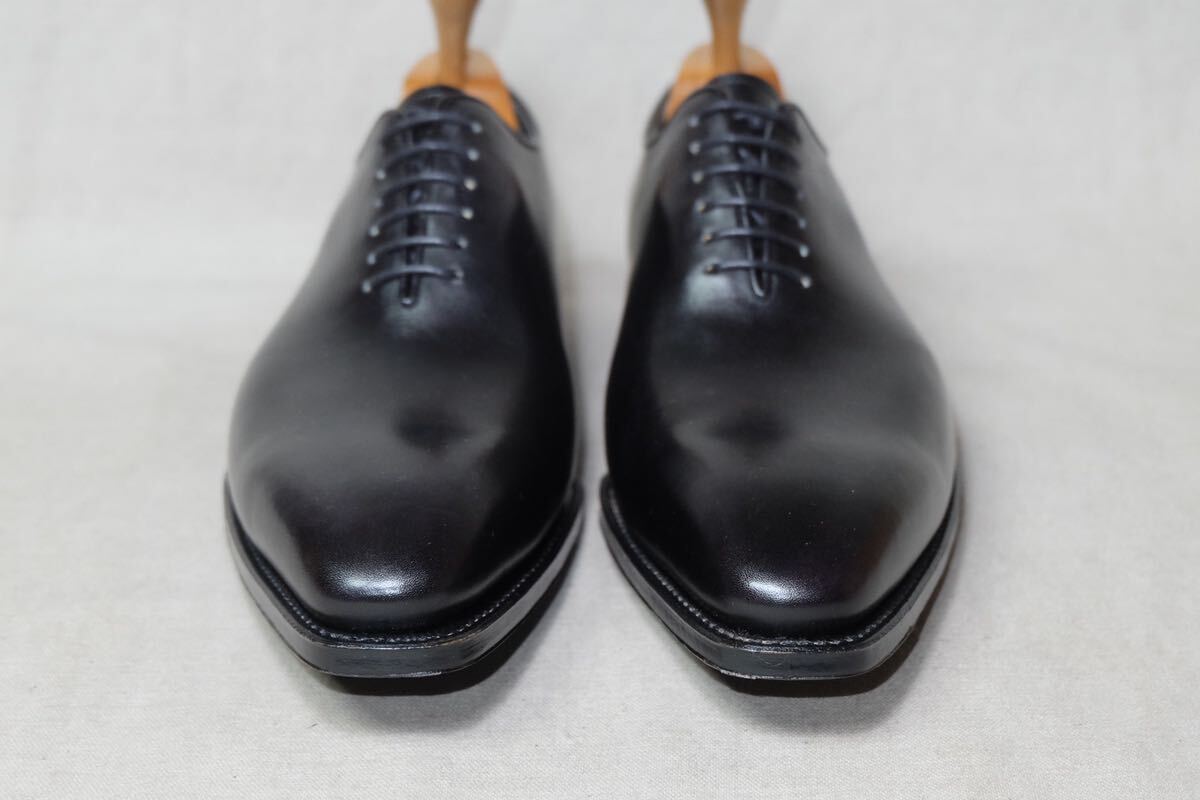 定価6万 未使用PERFETTO ペルフェット 最高級ライン 洗練されたホールカットシューズ UK8 日本製手製革靴半カラスビナセーコービスポーク級の画像6