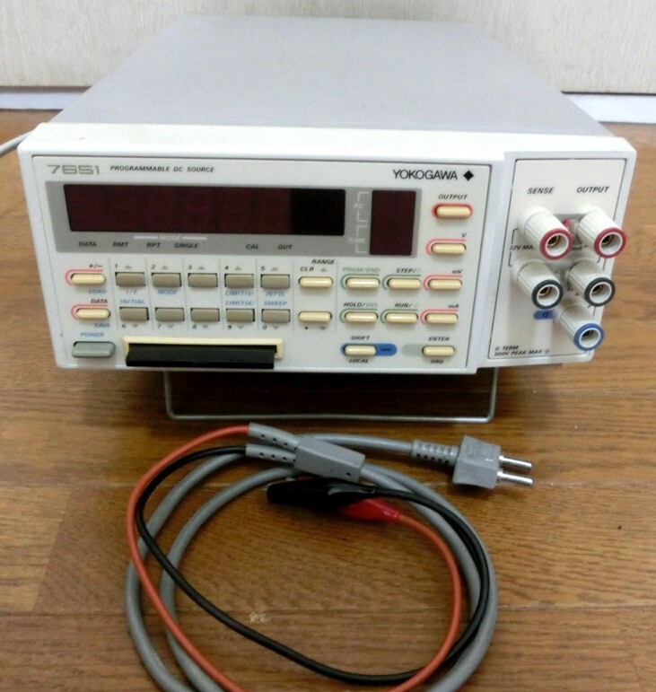 動作確認済 765101 YOKOGAWA PROGRAMMABLE DC SOURCE 横河電機 7651 プログラマブル直流電圧/電流源 電源の画像2
