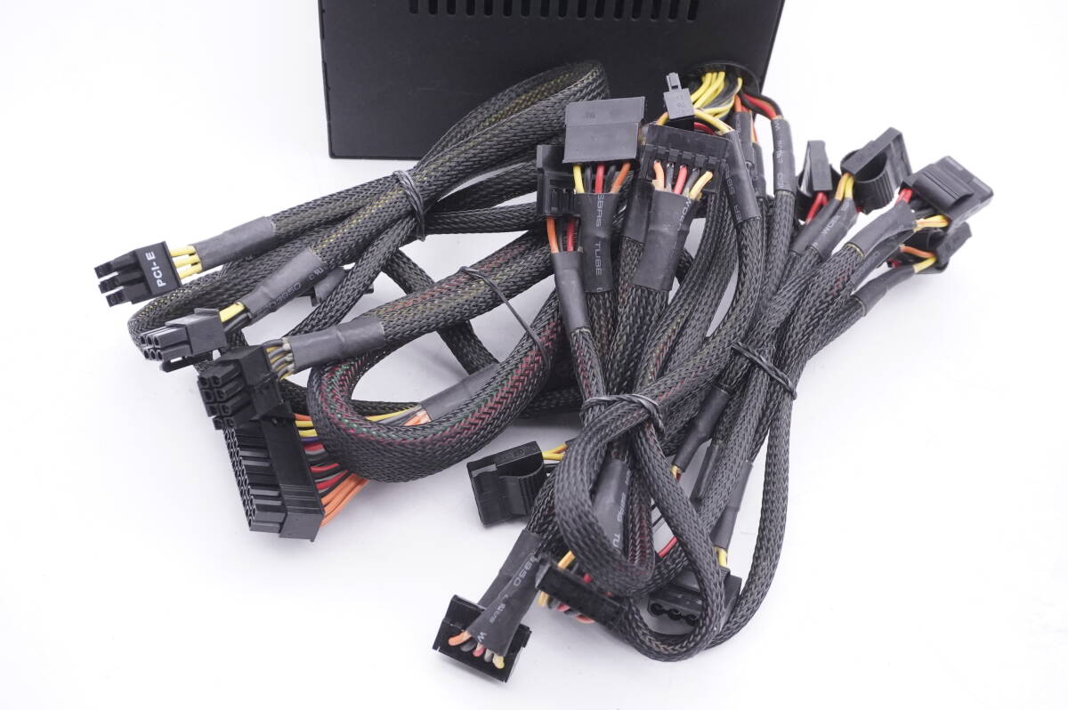 Corsair VX 550W power supply ATX Corse a black code power supply cable attaching 